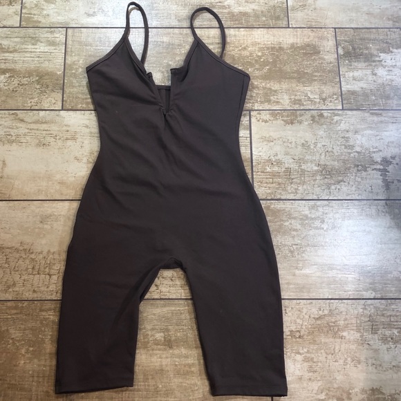 Matte Tops - RARE Matte Brand V-neck Bodysuit